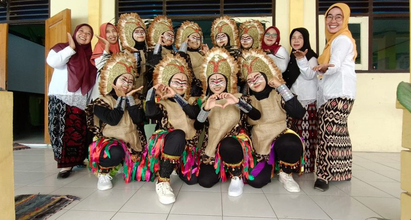 Guru SMPN 1 Tarub Raih Prestasi Gemilang dalam Peringatan HUT PGRI Kecamatan Tarub